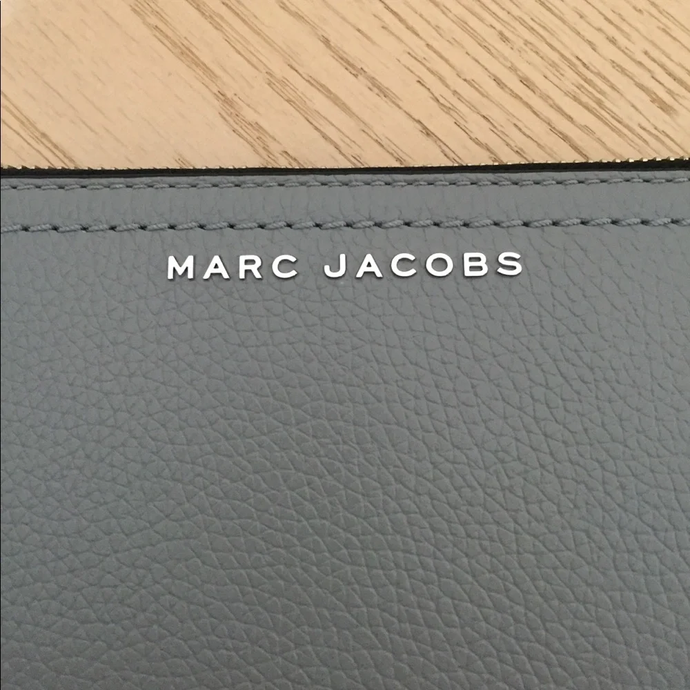 Marc Jacobs Marshmallow Leather Wallet Wristlet - Picture 3 of 7